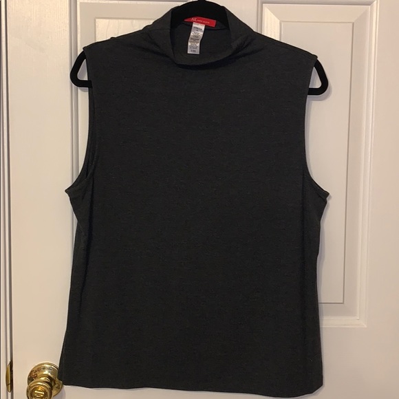 AKANNE Klein Women Sleeveless Top - Picture 1 of 6